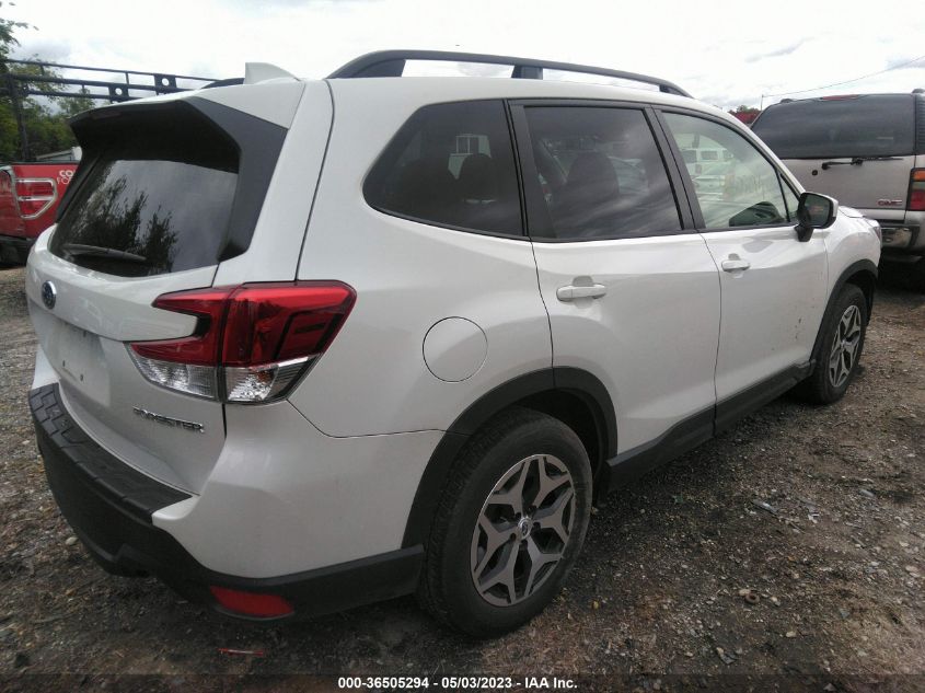 2020 SUBARU FORESTER PREMIUM - JF2SKAJC6LH597535