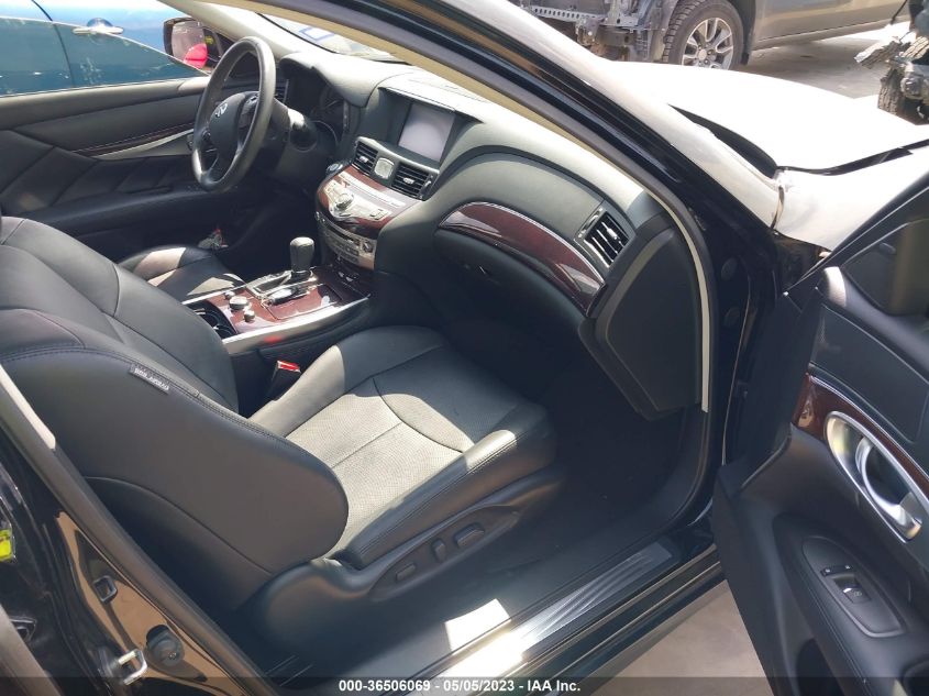 2019 INFINITI Q70 3.7 LUXE - JN1BY1AP7KM505566