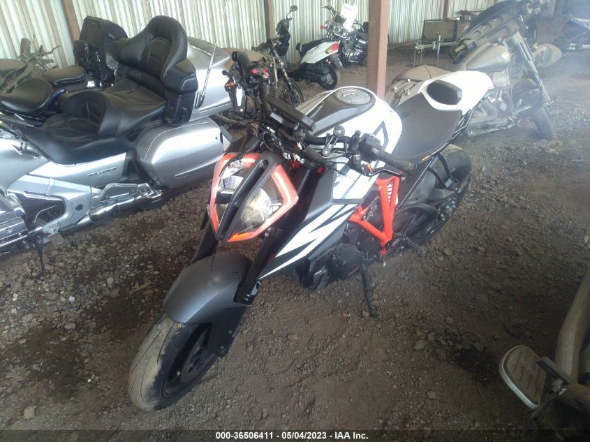 2019 KTM 1290 SUPER DUKE R VBKV39402KM906236