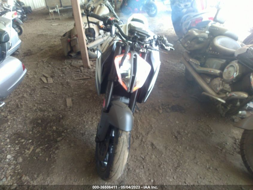 2019 KTM 1290 SUPER DUKE R VBKV39402KM906236