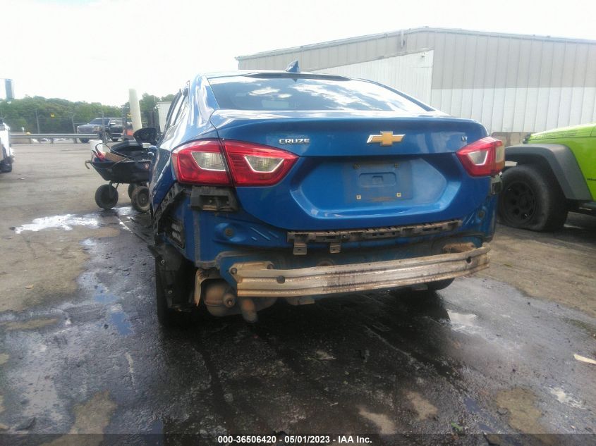 2018 CHEVROLET CRUZE LT - 1G1BE5SM3J7134400