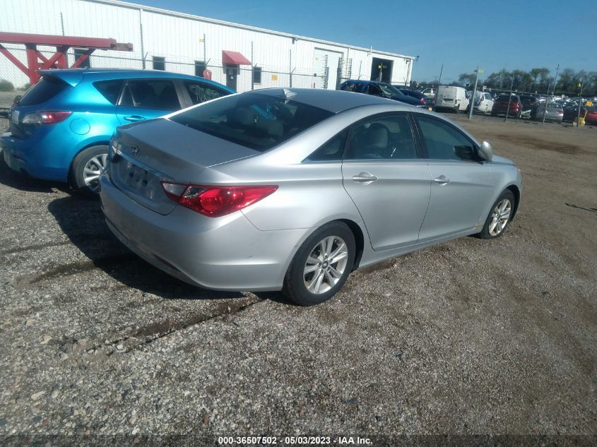 VIN 5NPEB4AC7DH794777 2013 HYUNDAI SONATA no.4