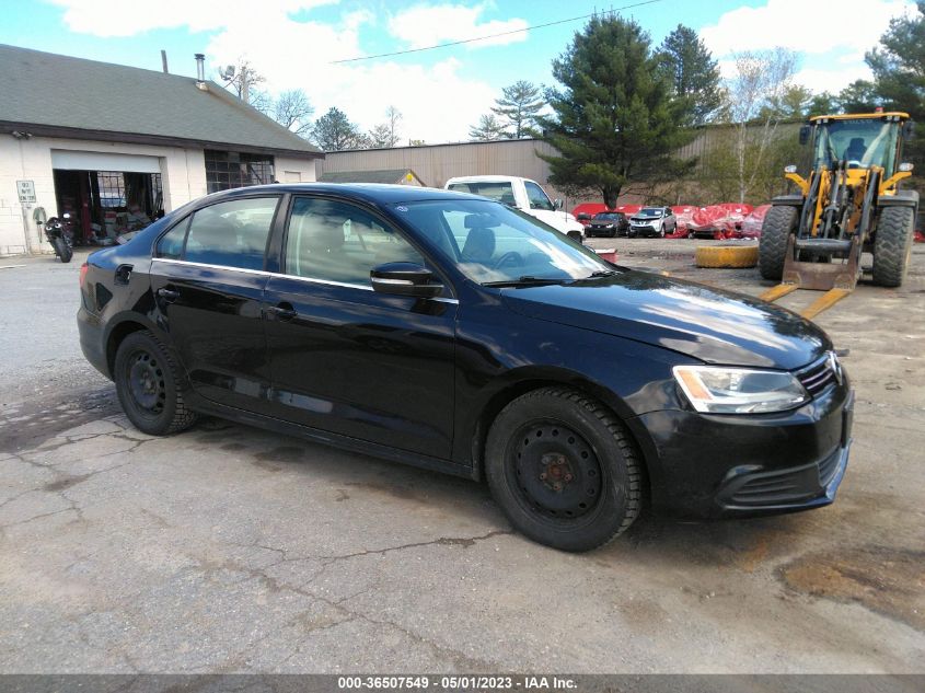 2013 VOLKSWAGEN JETTA SEDAN SE W/CONVENIENCE/SUNROOF - 3VWDP7AJ2DM213481