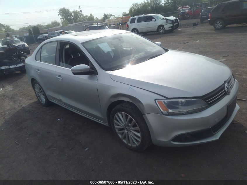 2014 VOLKSWAGEN JETTA SEDAN TDI W/PREMIUM/NAV - 3VWLL7AJ6EM445848