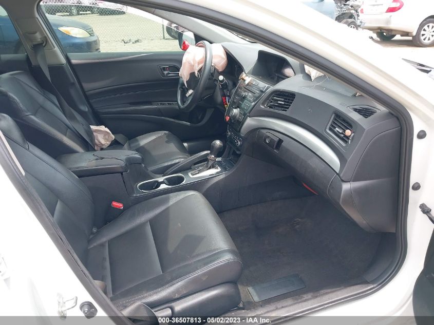 2016 ACURA ILX - 19UDE2F31GA016570