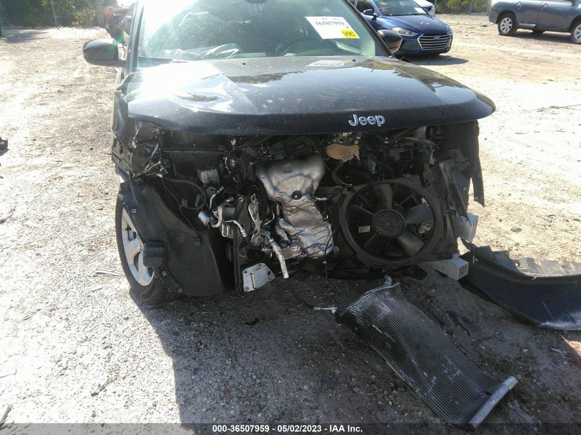 VIN 3C4NJCBB8KT616490 2019 JEEP COMPASS LATITUDE