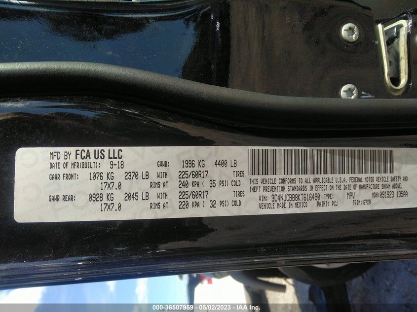 VIN 3C4NJCBB8KT616490 2019 JEEP COMPASS LATITUDE