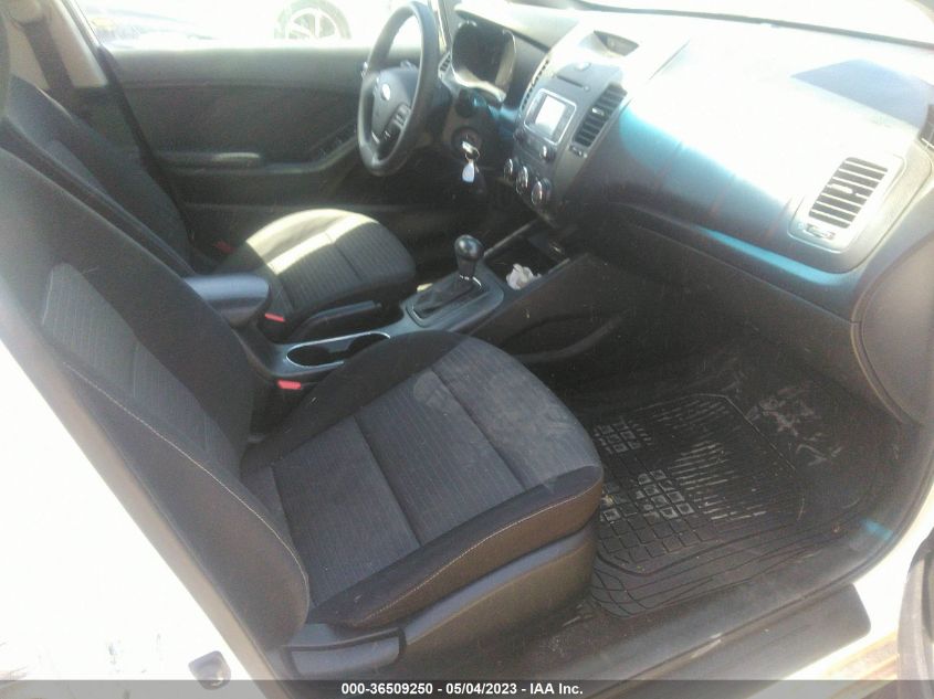 2016 KIA FORTE LX - KNAFX4A64G5589595