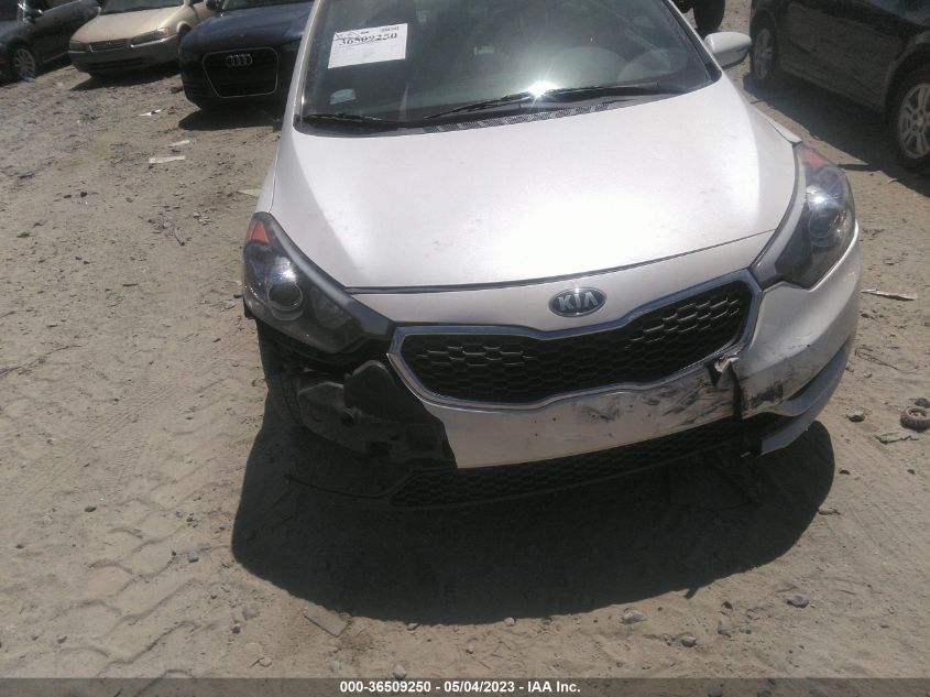 2016 KIA FORTE LX - KNAFX4A64G5589595