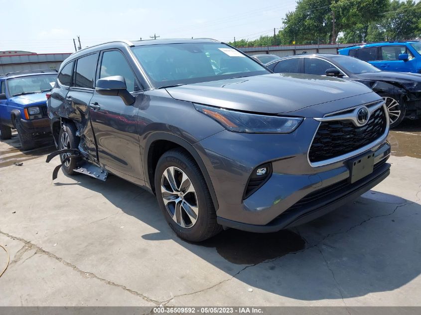 2022 TOYOTA HIGHLANDER XLE - 5TDGZRAH5NS093535