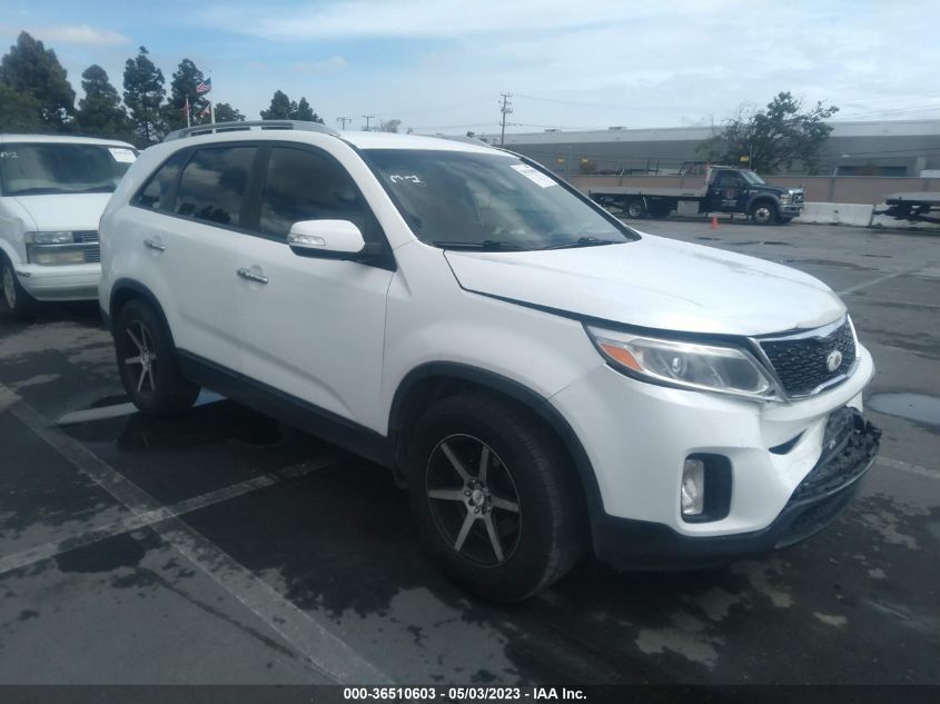 2014 KIA SORENTO LX - 5XYKTCA69EG453426