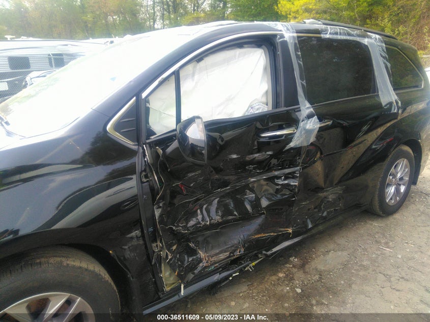VIN 5TDJRKEC3NS123546 2022 TOYOTA SIENNA XLE