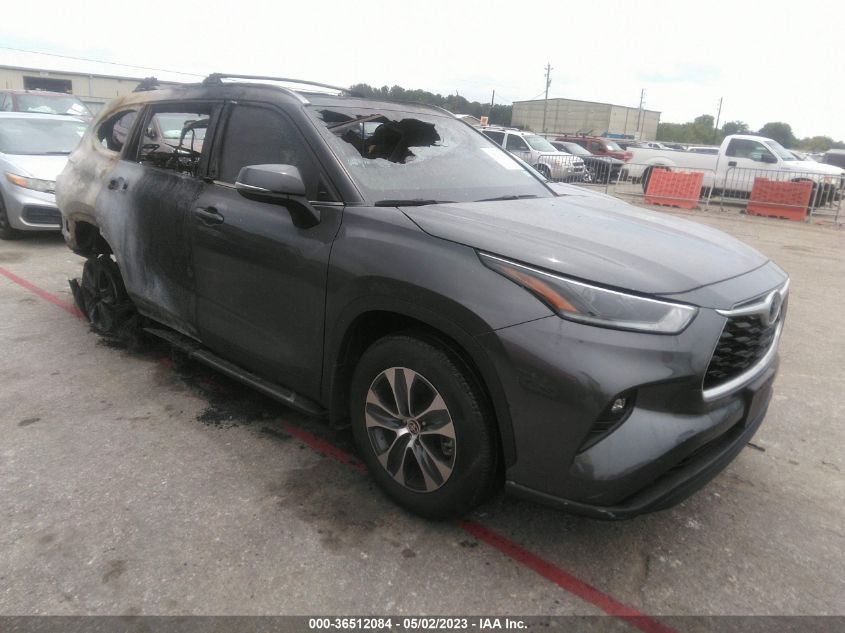 2021 TOYOTA HIGHLANDER XLE - 5TDGZRAH5MS524969