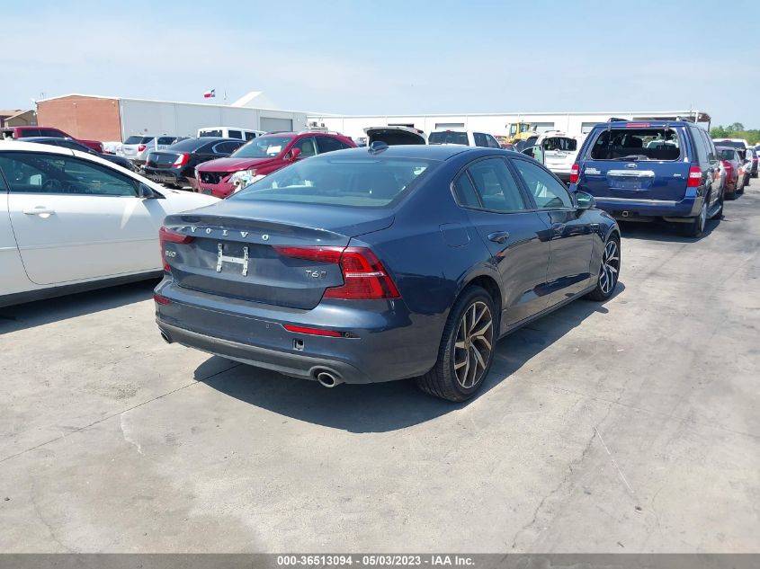 7JRA22TK8KG015008 Volvo S60 MOMENTUM 4