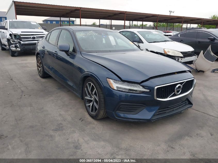 7JRA22TK8KG015008 Volvo S60 MOMENTUM