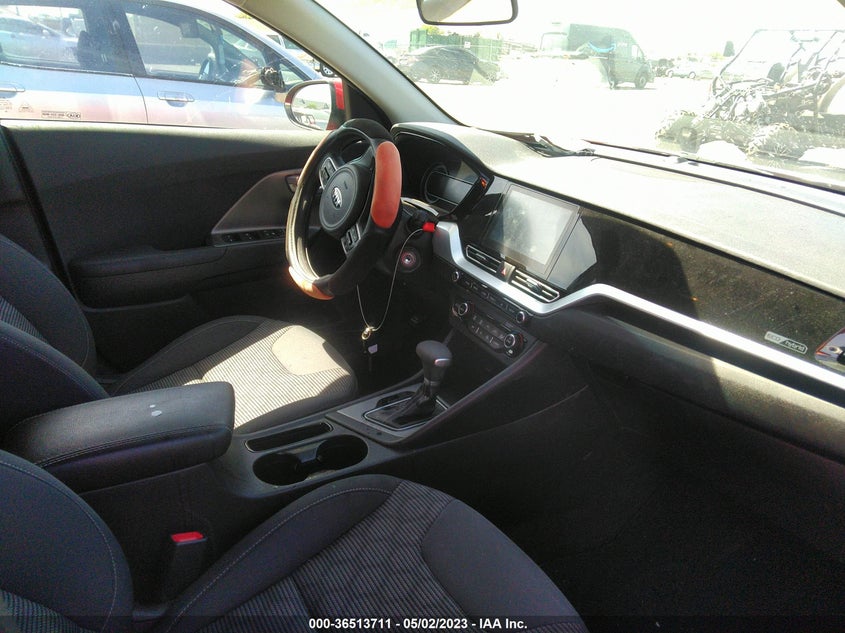 VIN KNDCB3LC3M5470174 2021 KIA NIRO LX