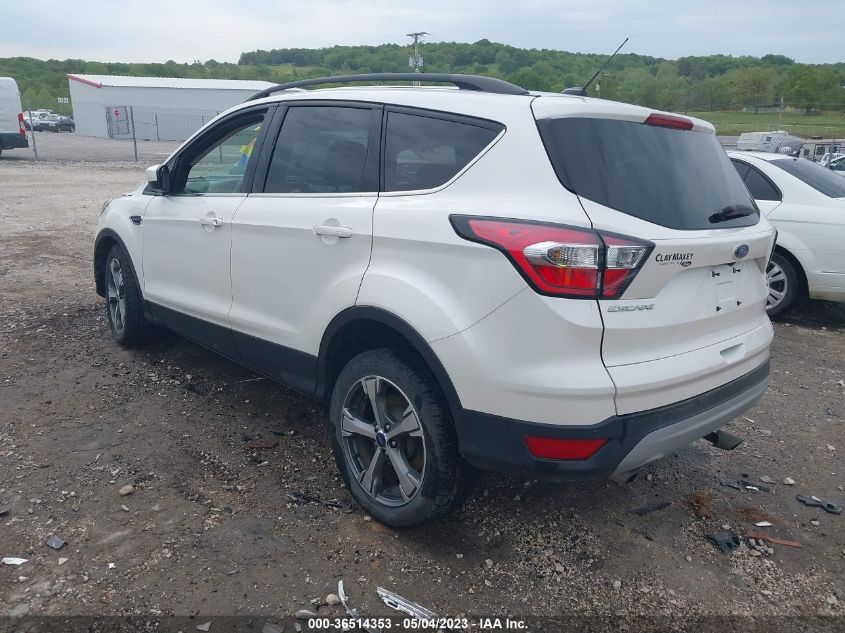 2017 FORD ESCAPE SE - 1FMCU9G90HUA57910