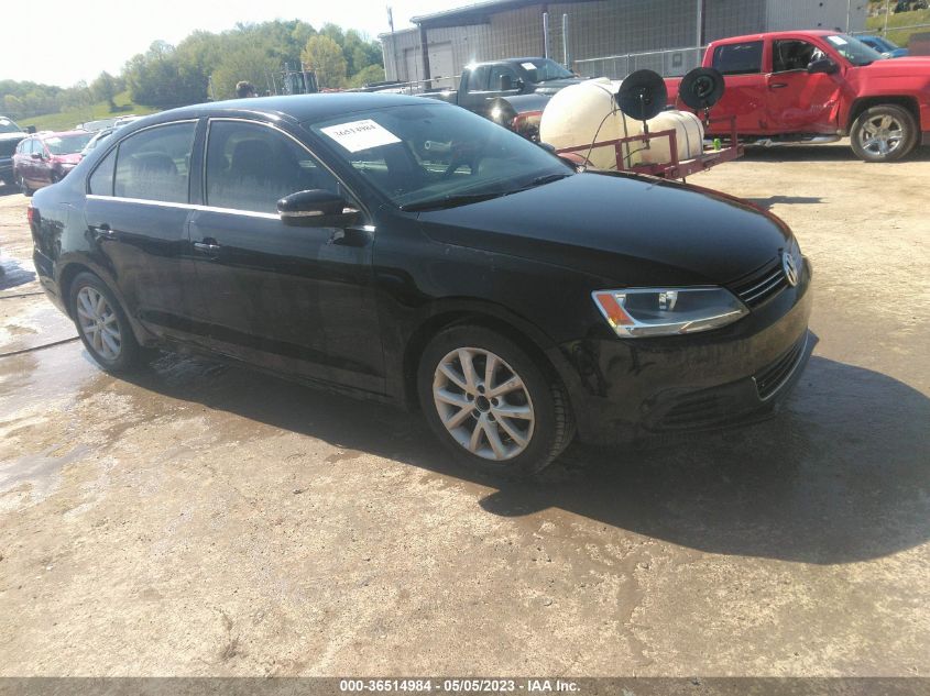 2014 VOLKSWAGEN JETTA SEDAN SE W/CONNECTIVITY - 3VWB07AJ2EM222386