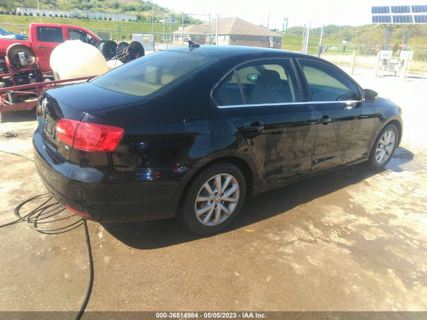 2014 VOLKSWAGEN JETTA SEDAN SE W/CONNECTIVITY - 3VWB07AJ2EM222386