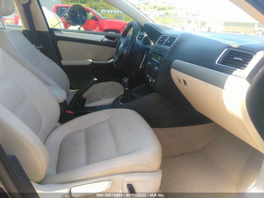 2014 VOLKSWAGEN JETTA SEDAN SE W/CONNECTIVITY - 3VWB07AJ2EM222386