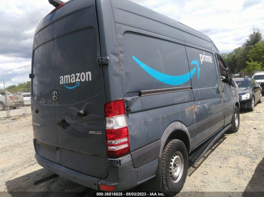 2018 MERCEDES-BENZ SPRINTER CARGO VAN WD3PE7CD0JP625542