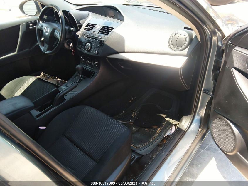 2013 MAZDA MAZDA3 I SPORT - JM1BL1U76D1704877