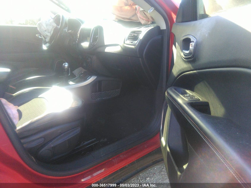 VIN 3C4NJDBB4LT215820 2020 JEEP COMPASS LATITUDE