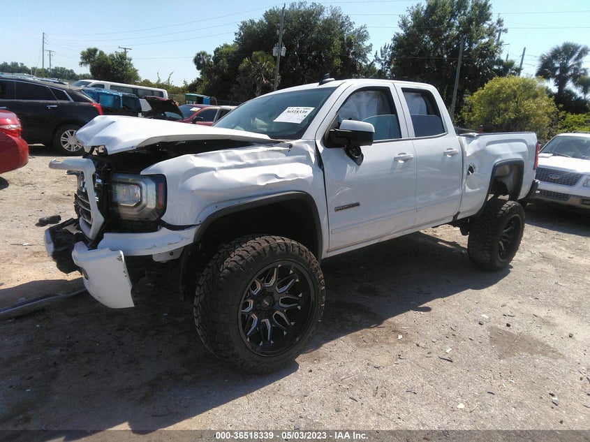 2018 GMC C1500 — photo 2 of 11 | VIN 1GTR1LECXJZ372399