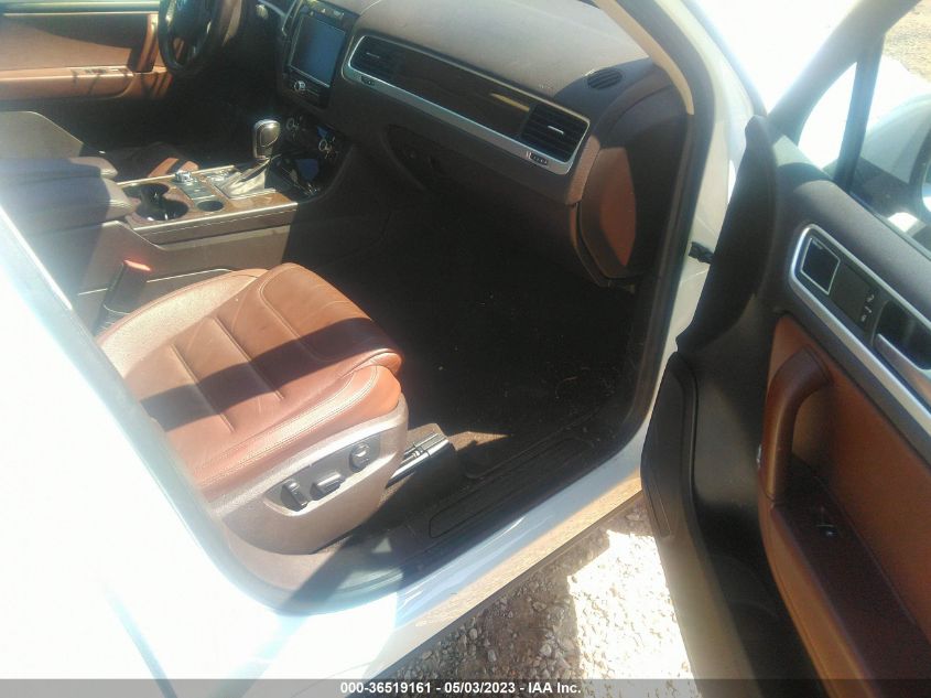 2014 VOLKSWAGEN TOUAREG EXEC WVGEP9BP3ED002241