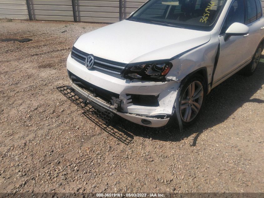 2014 VOLKSWAGEN TOUAREG EXEC WVGEP9BP3ED002241