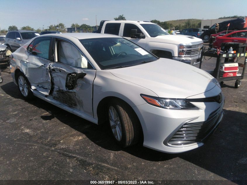 2022 TOYOTA CAMRY LE - 4T1C11AK7NU045934