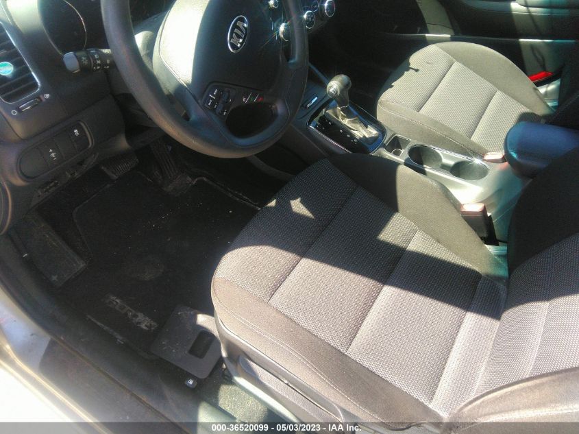 2017 KIA FORTE5 LX - KNAFK5A85H5674386