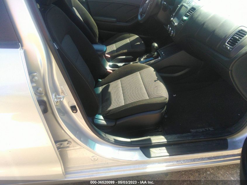 2017 KIA FORTE5 LX - KNAFK5A85H5674386