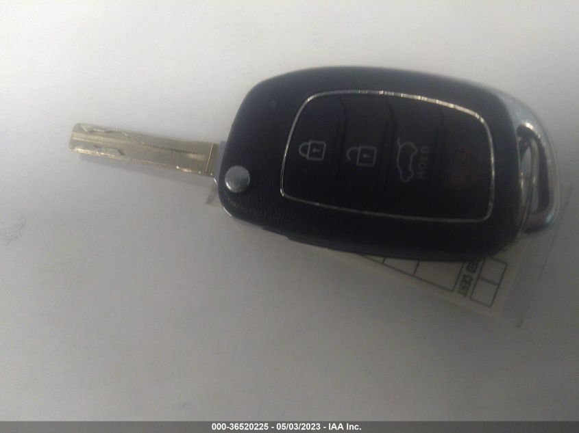 2019 HYUNDAI TUCSON SE - KM8J2CA43KU053073