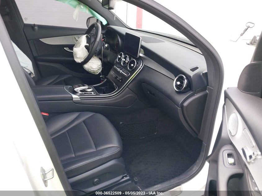 VIN WDC0J4KB5KF577863 2019 MERCEDES-BENZ GLC GLC 300