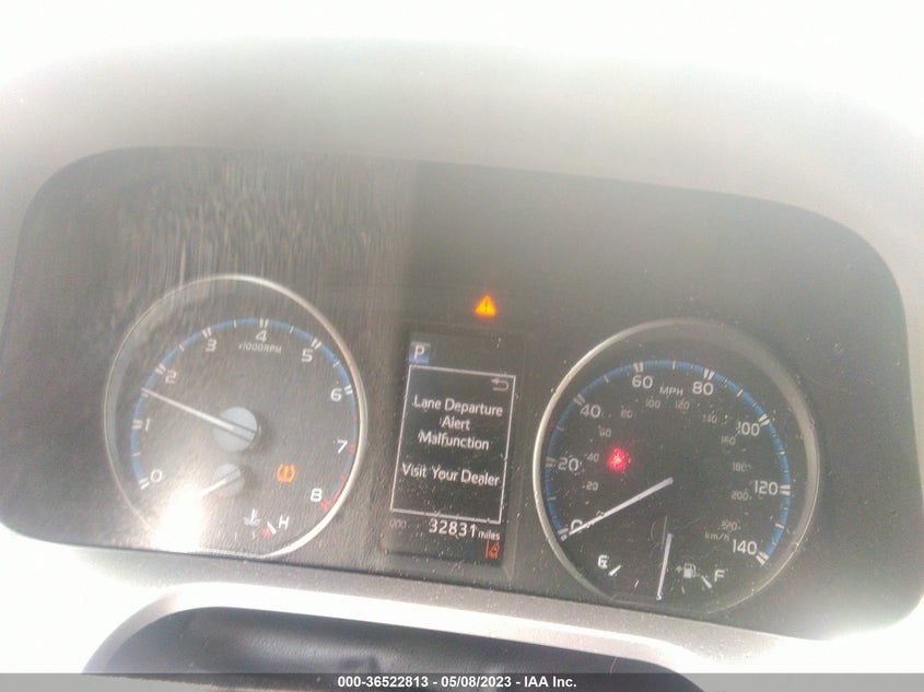 VIN JTMBFREV1JJ204768 2018 TOYOTA RAV4 LE