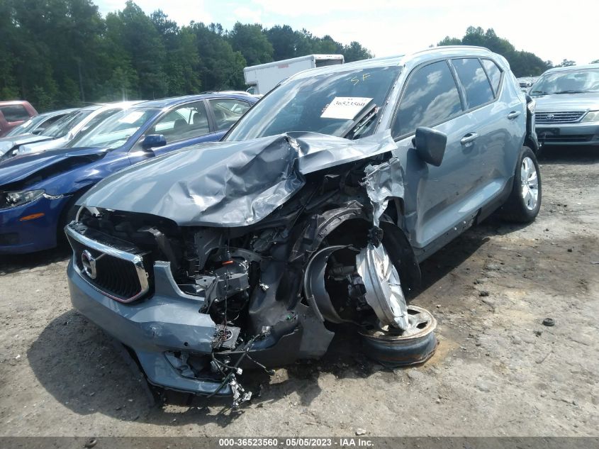 2020 VOLVO XC40 MOMENTUM YV4162UK2L2177388