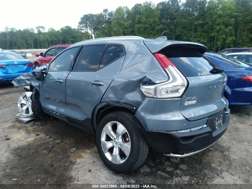 2020 VOLVO XC40 MOMENTUM YV4162UK2L2177388