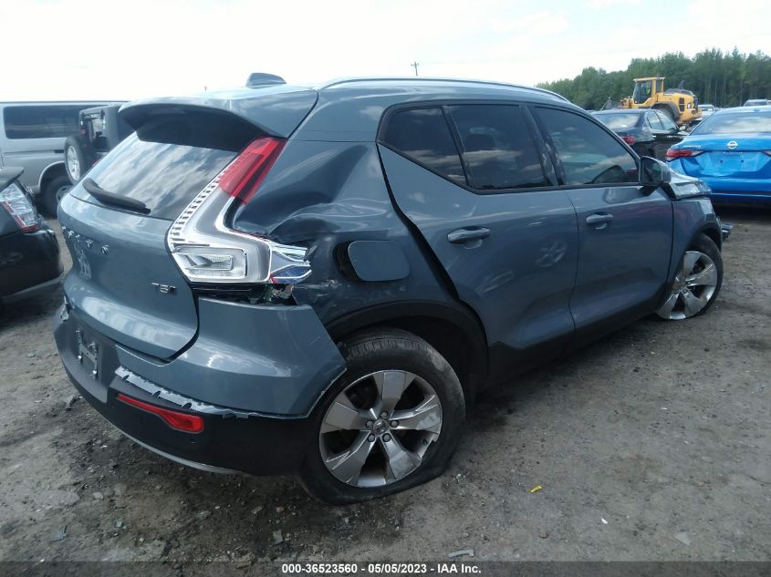 2020 VOLVO XC40 MOMENTUM YV4162UK2L2177388