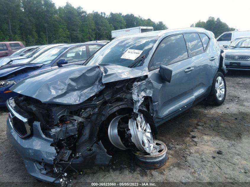 2020 VOLVO XC40 MOMENTUM YV4162UK2L2177388
