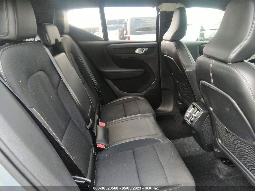 2020 VOLVO XC40 MOMENTUM YV4162UK2L2177388
