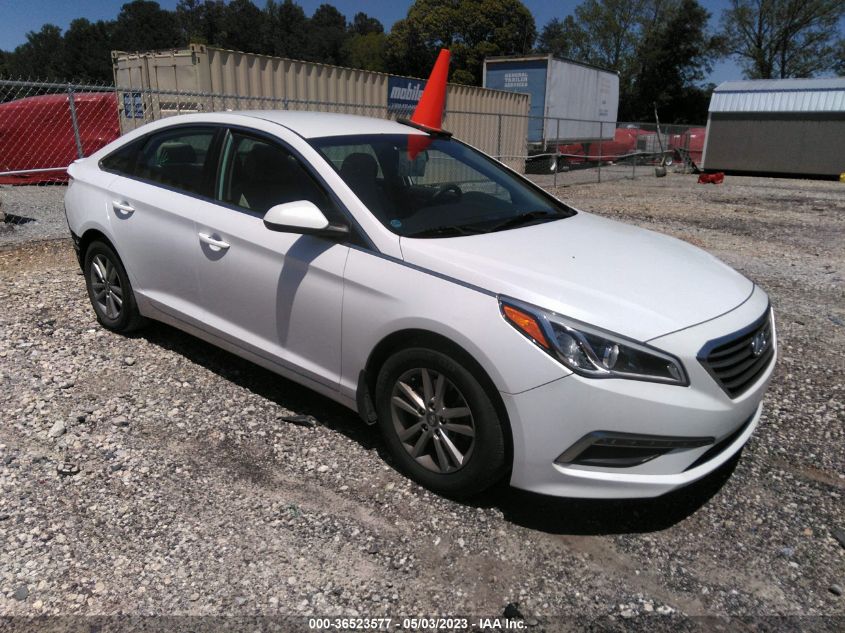 2015 HYUNDAI SONATA 2.4L SE - 5NPE24AF2FH182600