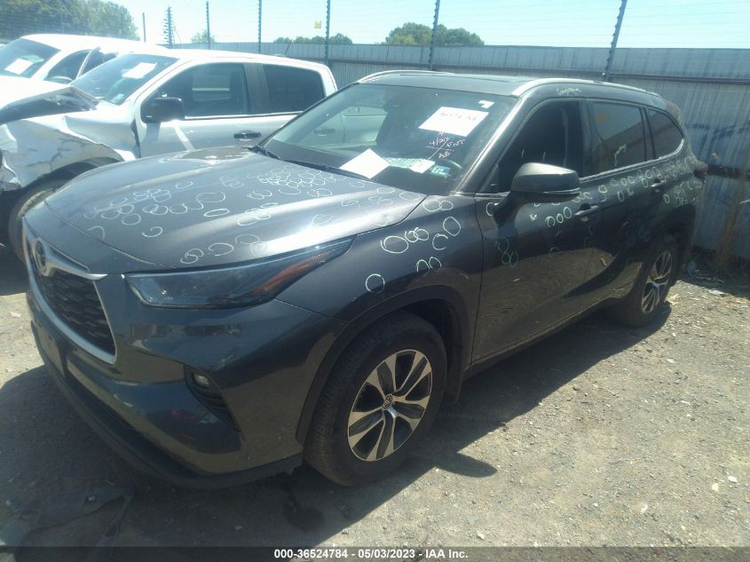2022 TOYOTA HIGHLANDER XLE - 5TDGZRBH6NS232019