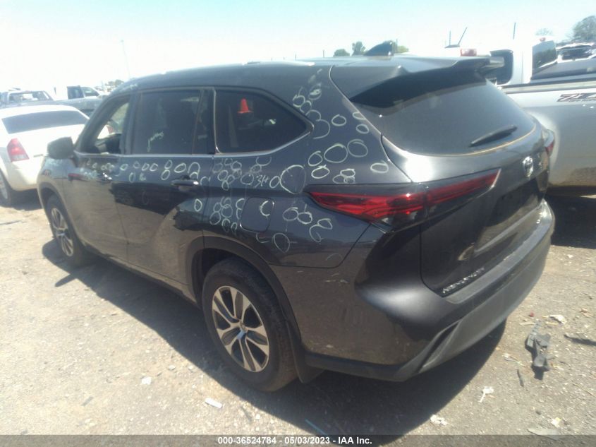 2022 TOYOTA HIGHLANDER XLE - 5TDGZRBH6NS232019