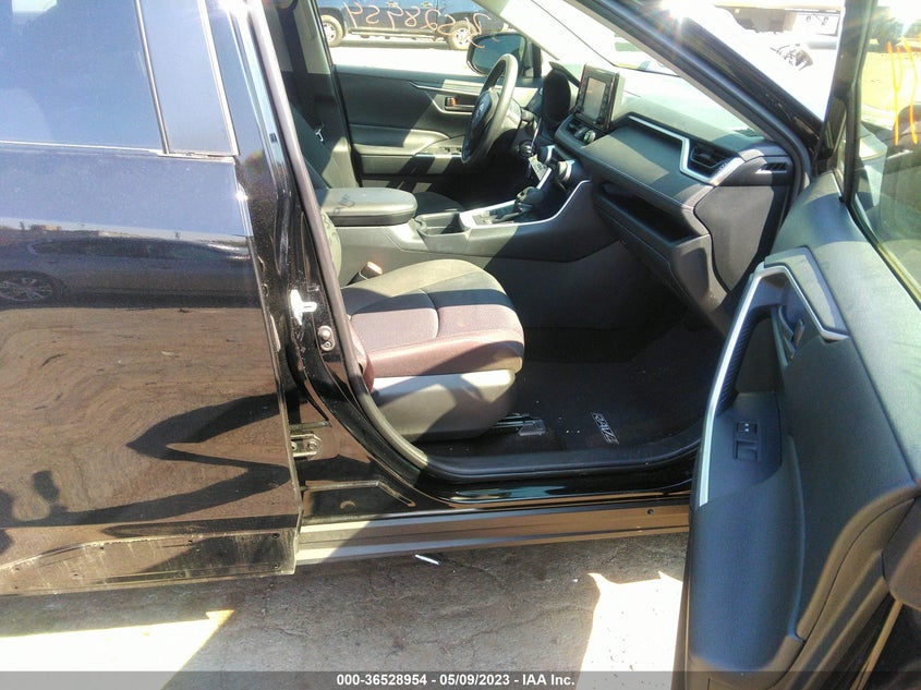 VIN JTMF1RFV9LD057888 2020 TOYOTA RAV4 LE