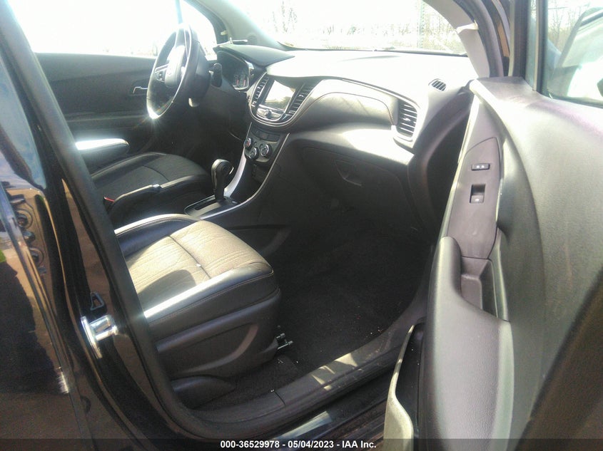 VIN KL7CJPSB5KB914928 2019 CHEVROLET TRAX LT