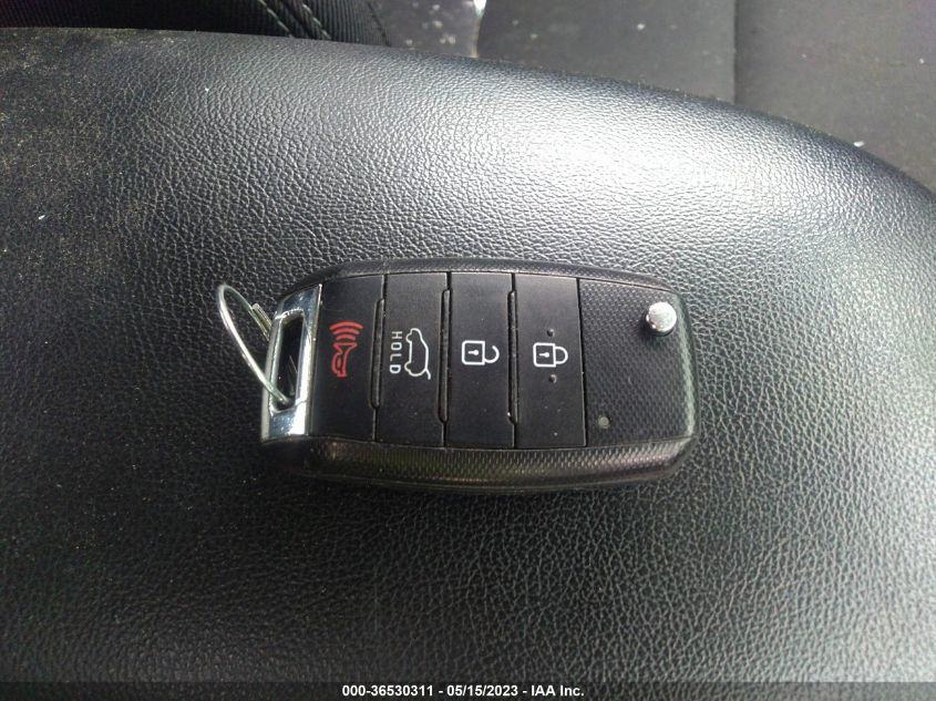 2017 KIA SOUL + - KNDJP3A5XH7493863