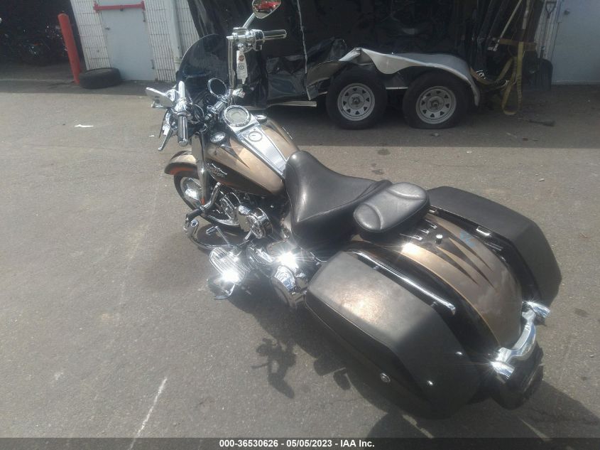 2011 HARLEY-DAVIDSON FLSTSE2 - 1HD1PY910BB956840