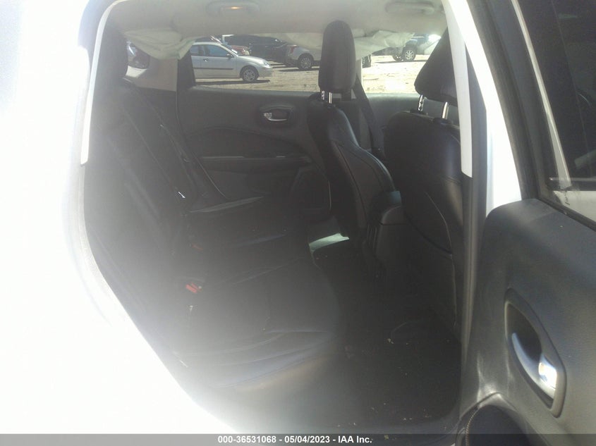 VIN 3C4NJDBBXJT150176 2018 JEEP COMPASS LATITUDE