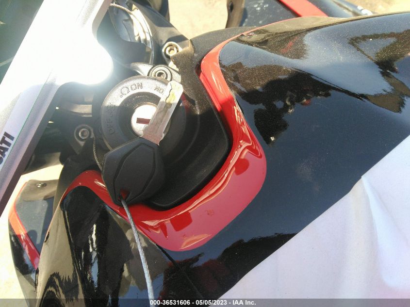 2022 DUCATI STREETFIGHTER V2 ZDMFAKYW8NB001022